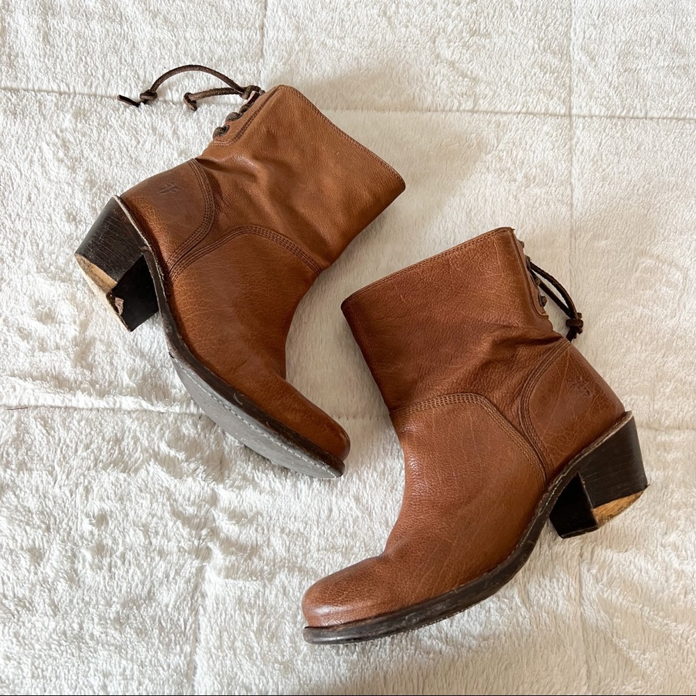 Frye 'Carmen' Back Lace Short Ankle Boot - Picture 4 of 11
